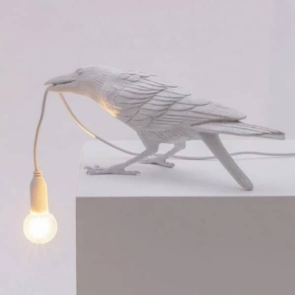 Crow Lamp white D sitting table